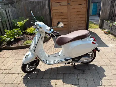 2022 model but purchased in May 2023 Currently has 4,741 kms on it. Has been an absolutely perfect b...