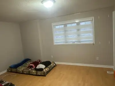 Masterbedroom available for a boy in sharing with Indian guy in a house in Kitchener. Rent 400$ plus...