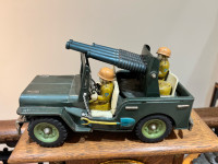VINTAGE JAPAN LARGE ANTI-AIRCRAFT JEEP TOY DETAILED GREAT COLOUR