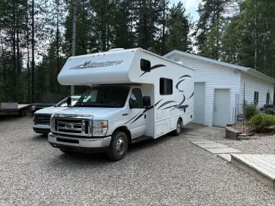 2014 Adventurer Class C Motorhome - Reduced from $52,000 to $49,500 (All resonable offers considered...