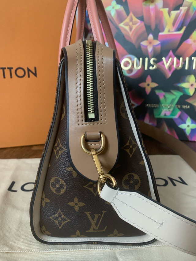 Louis Vuitton Tuileiries Bag in mint condition in Women's - Bags & Wallets in City of Toronto - Image 3