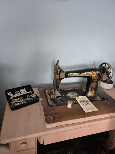 1920s Singer Sewing Machine, View more