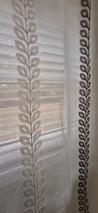 Floral pattern Sheer curtains, excellent condition. 