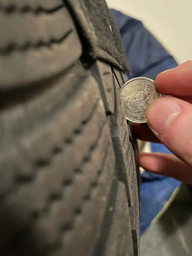 WINTER TIRES ON ALLOY RIMS 225/50R17 in Tires & Rims in Pembroke - Image 3