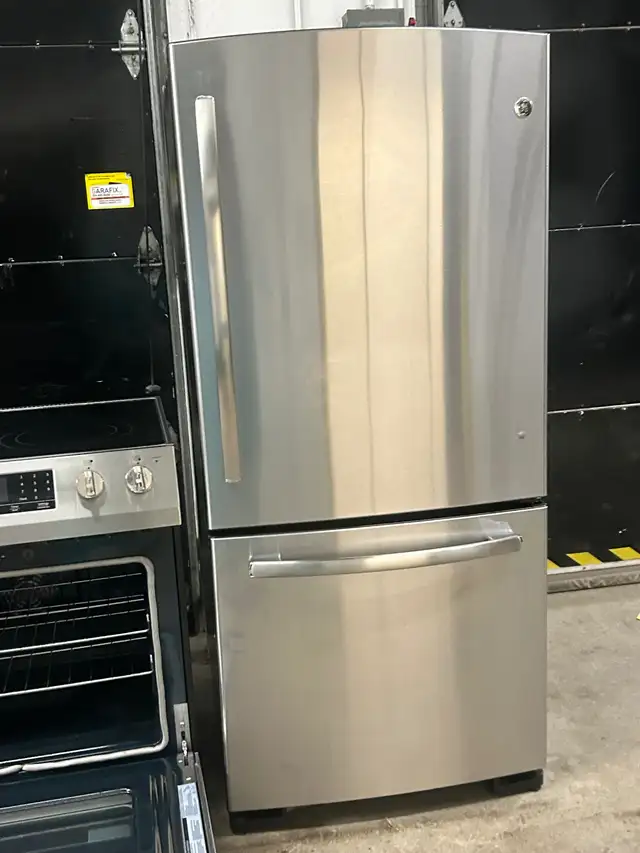 Frigidaire stove washer dryer in Washers & Dryers in City of Montréal - Image 8