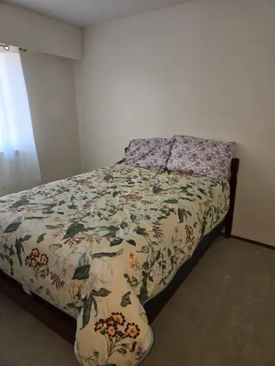 CLEAN HEAT HYDRO CABLE INTERNET AND LAUNDRY INCLUDED FOR 2 ROOMS NO SMOKING NO PETS