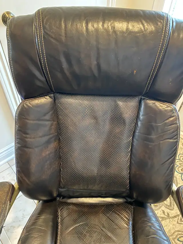 Office chair in Chairs & Recliners in Markham / York Region - Image 5