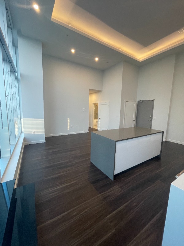 Curated visual reference: Gallery Detail: 2 Bedroom Penthouse With Water Views Long Term Rentals City