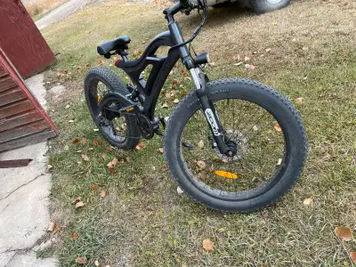 Get ready to conquer any terrain with the Astirmotor s18allterrain, a robust fat tire ebike designed...