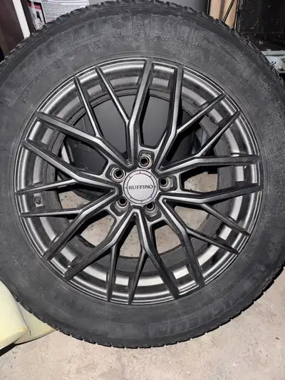 18 inch winter tires with rims came off of a Ford edge suitable for Volvo and ford suv. One of the f...