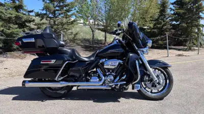 2017 Harley-Davidson Ultra Limited Low - S&S Exhaust, Milwaukee-Eight 107! 7,129 KM | $25,725 With l...