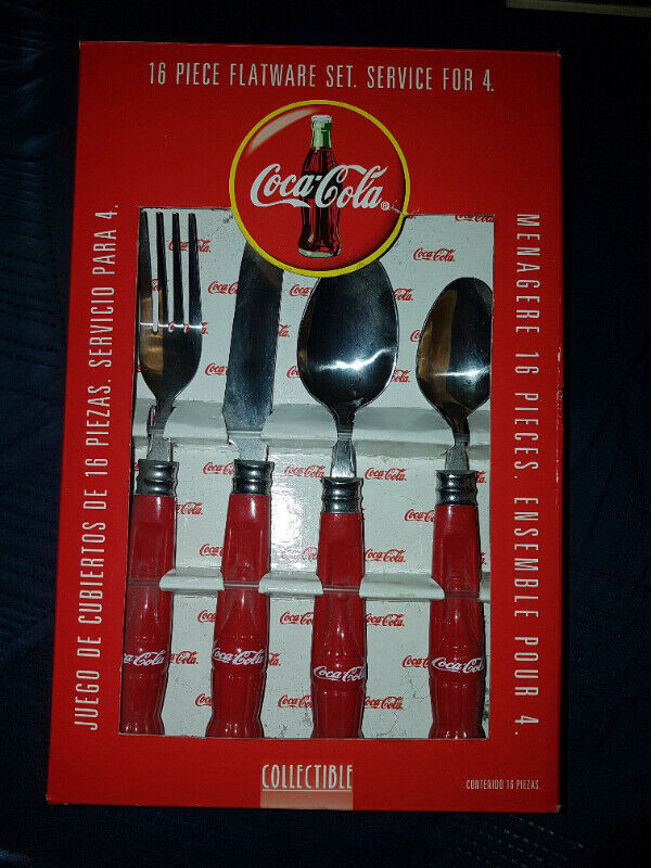 Coca cola cuttlery 16 piece set in Arts & Collectibles in Kitchener / Waterloo