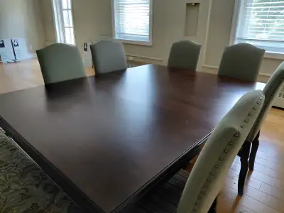 Ensemble de salle à manger – Table et 6 chaises rembourrées, View more
