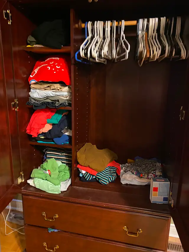 Armoire in Hutches & Display Cabinets in Oakville / Halton Region - Image 3