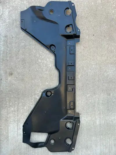 Selling a splash shield (engine undercover) for a Honda Odyssey. This part helps protect your engine...