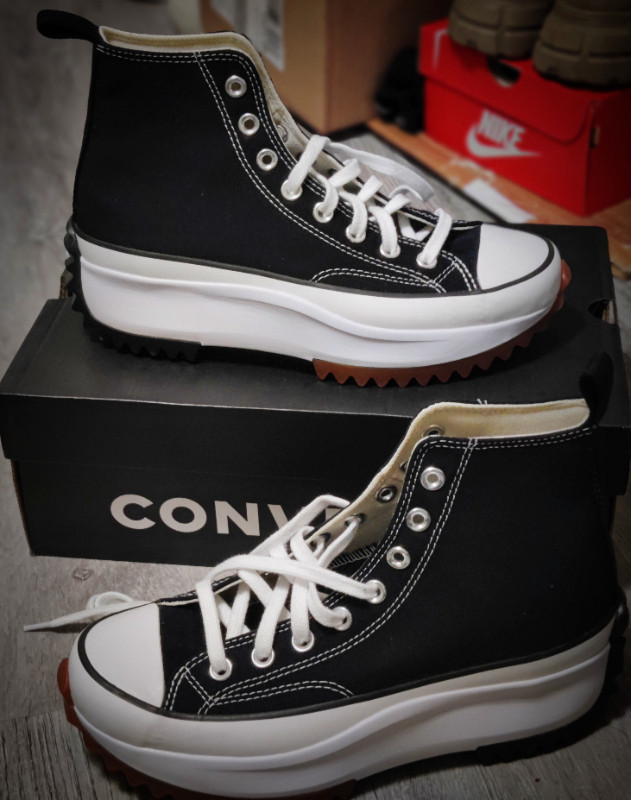 Converse Run Star Hike UNISEX -  (MEN 7 / WOMEN 8.5 / 25 CM) in Men's Shoes in City of Toronto - Image 4
