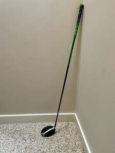 Head: Taylormade M5 (good condition) right handed driver. Shaft: Hazrdus green TX ($300 value). Grip...