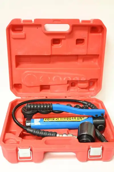 Manual Hydraulic Hole Digger Hydraulic Pump Ultra-high Pressure for Formed Panel Panel/Wall of an El...