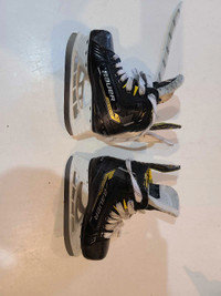 Bauer Youth Supreme M4 Skates - Size Y 10