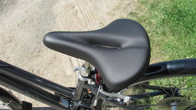 VÉLO CANNONDALE COMME NEUF PAYER $1200 in Road in Rimouski / Bas-St-Laurent - Image 7