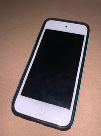IPod Touch 5th generation with Case 16gB