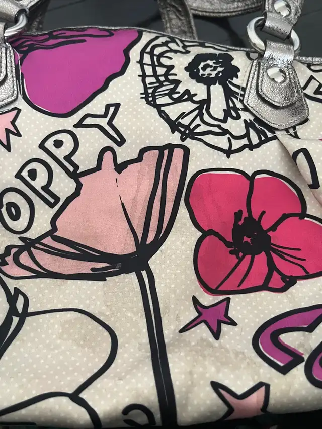 Coach poppy vintage Y2K floral shoulder bag  in Women's - Bags & Wallets in Mississauga / Peel Region - Image 9