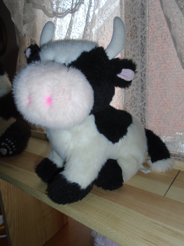 Plush Black and White Cow 13 x 11 $15. in Accessories in Thunder Bay - Image 2