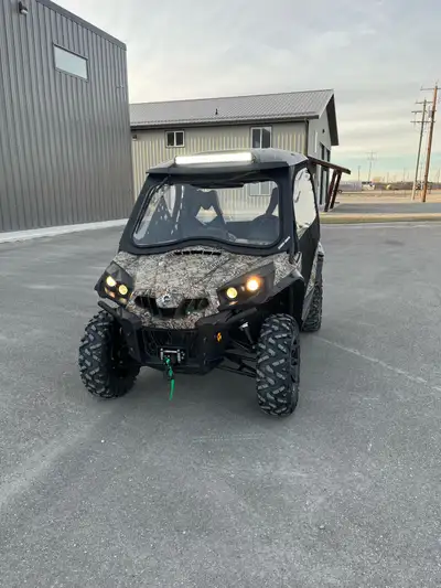 I'm selling a used Can-Am Commander XT. Showing 1404.4 km's on the odometer, this side-by-side is lo...