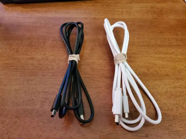 Mini DisplayPort to Standard DisplayPort Cable