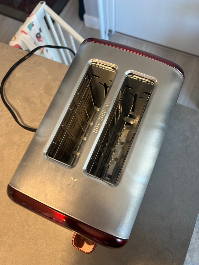 SEEDEEM 1.5" wide slots toaster in Toasters & Toaster Ovens in Edmonton - Image 2