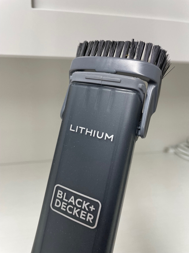 Black & Decker handheld vacuum  in Vacuums in Trenton - Image 2