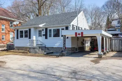 3 Bedroom Bungalow in Owen Sound For Rent -Available immediately
