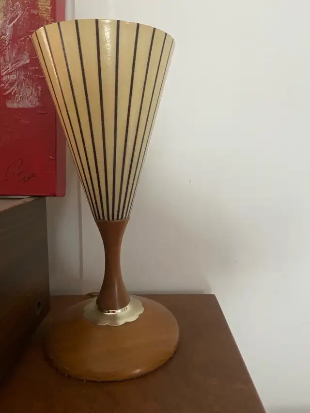 Wooden Table Lamp in Indoor Lighting & Fans in Laurentides - Image 2