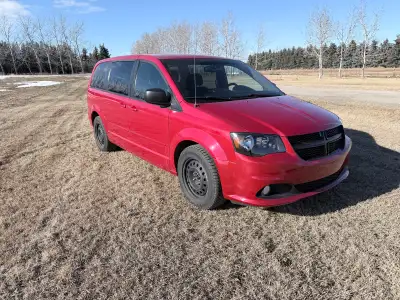 2015 dodge grand caravan sxt Black edition Low kms Amazing shape Rebuilt status DVD player Bluetooth...
