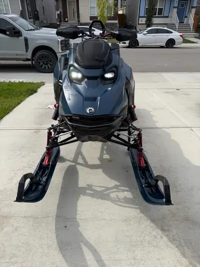 Selling my 2025 summit X expert 154 turbo. Sled has big screen which has built in GPS, has the capab...