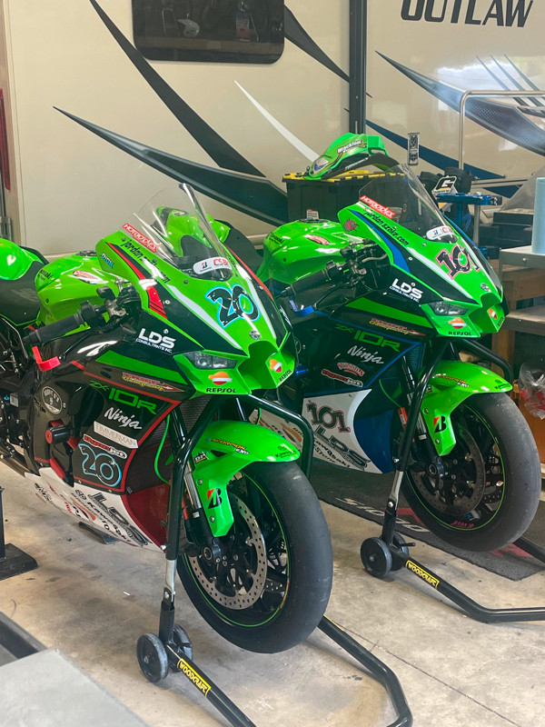 2023 kawasaki zx10r factory race bike in Sport Bikes in Hamilton - Image 3