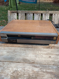 JVC Super VHS Player/Recorder, 4 Heads, HIFi Stereo