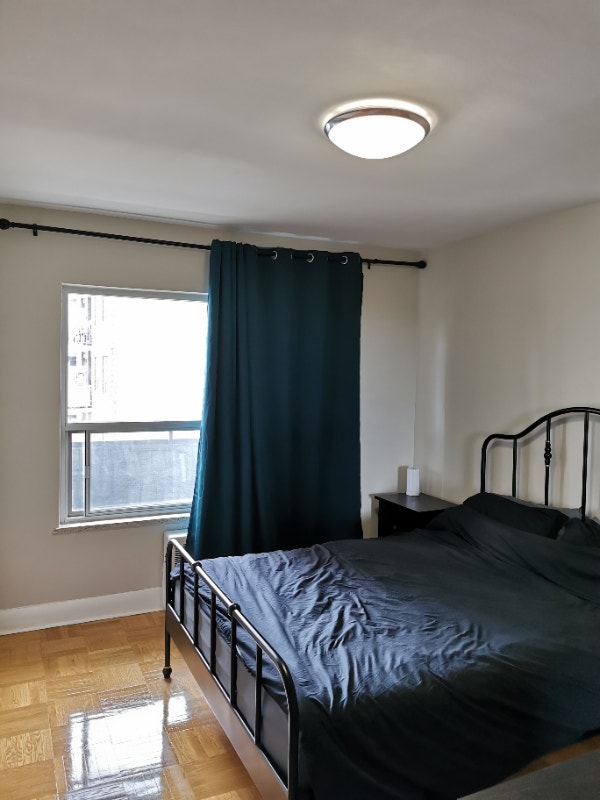 Downtown room for rent in shared apartment (short & long term) Short Term Rentals City of