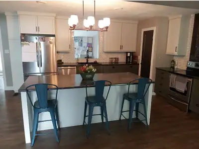 3 bedrooms 2 bathrooms House for SALE only. Message for more info! 3 Beds 2 Baths - House Over 1400...