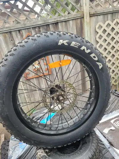 I'm selling a used Kenda fat tire, size 20x4.0, perfect for a kids' fat bike. This tire is in good c...