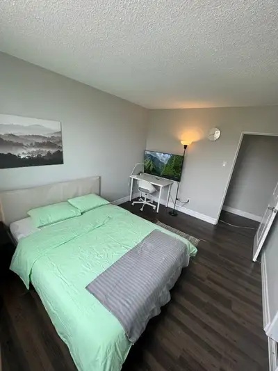 Private Room Steps from Downtown Edmonton