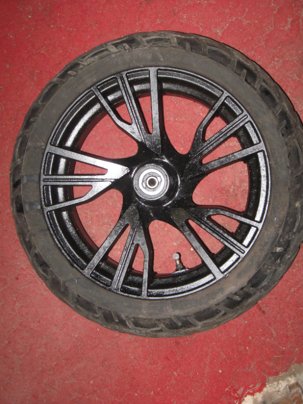 scooter roue 13 pouce x 3.5 / et tire pneu 130/60/13 en alliage in Tires & Rims in Lanaudière