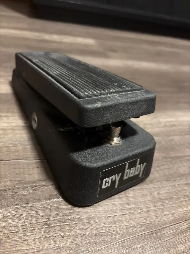 Cry baby Wah pedal in Amps & Pedals in Saskatoon - Image 2