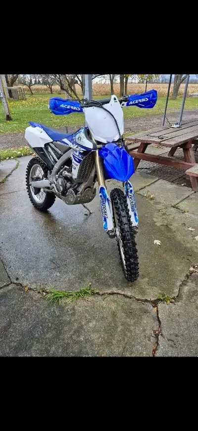 Selling my 2015 yz 250fx has around 70 hours on it, runs good brand new battery oil changes every 8...