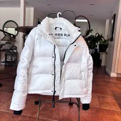 Aritzia The Super Puff Shorty, View more