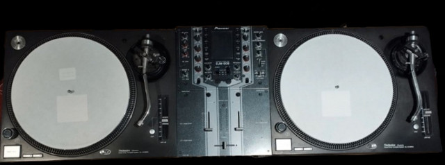 Technics SL-1210MK5 direct drive turntables and Pioneer DJM-909 in Performance & DJ Equipment in Mississauga / Peel Region