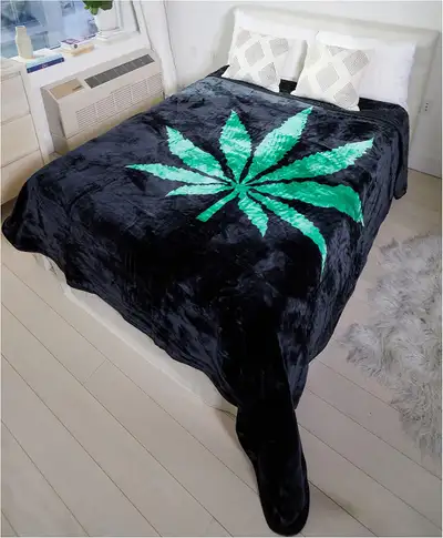 Brand new 420 Leaf Plush Blanket, thick heavy Queen size blanket, View more