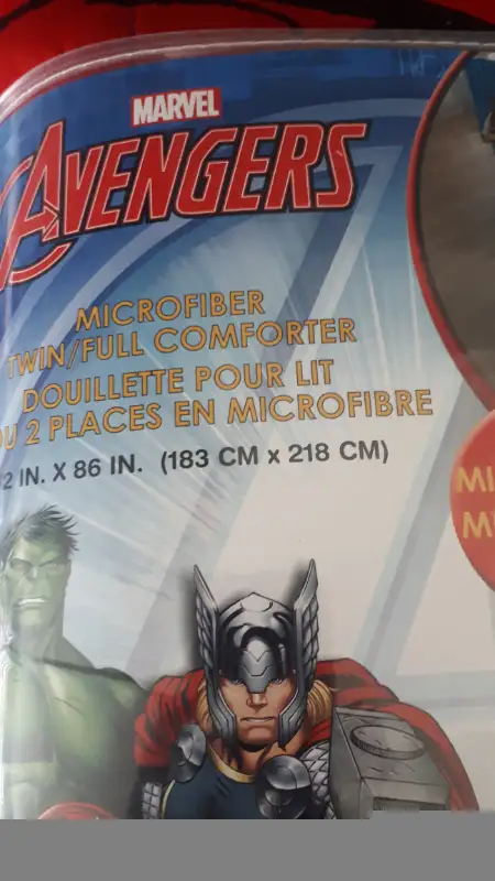 AVENGERS COMFORTER, SHEET AND DRAPES SET in Bedding in Peterborough - Image 3