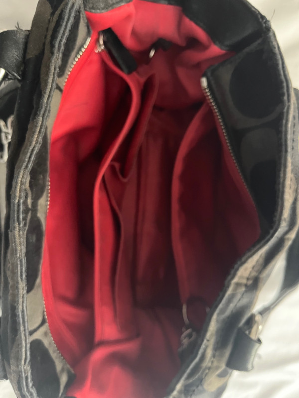 Coach Handbag in Women's - Bags & Wallets in Mississauga / Peel Region - Image 3