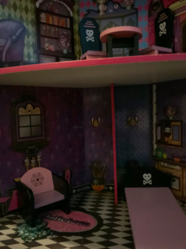 Monster high dollhouse in Toys & Games in City of Halifax